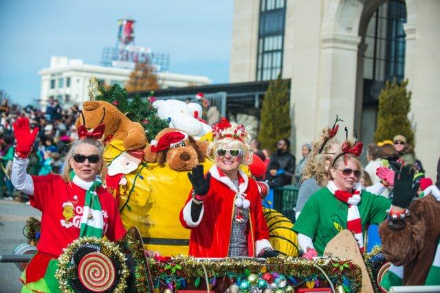 Dominion Christmas Parade 2016